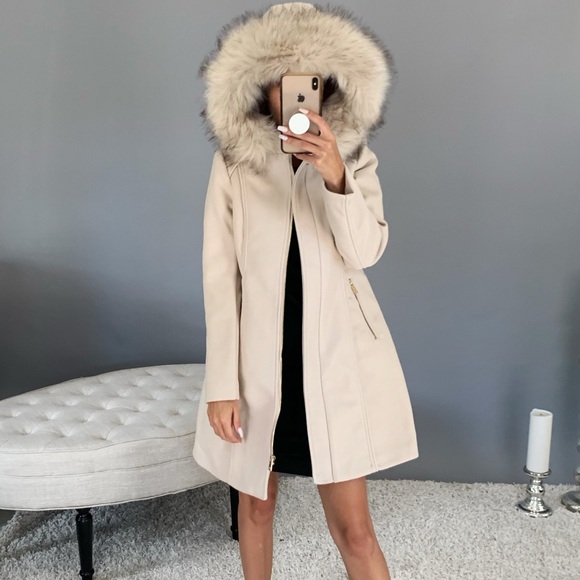 NWOT WINTER in Beige - Picture 5 of 5